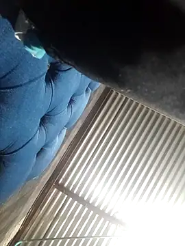 Lesli 14 online show from November 30, 2025, 3:54 am