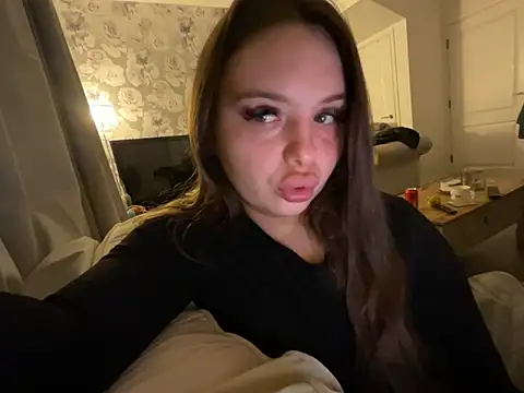 EllaStarrxxx online show from November 12, 2025, 4:13 am