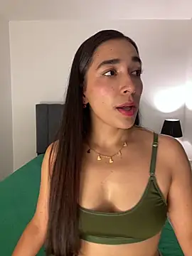 SabrinaEvanss  online show from May 15, 2026, 6:48 pm