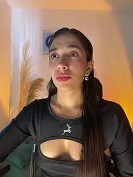 SabrinaEvanss  online show from May 26, 2026, 7:10 pm