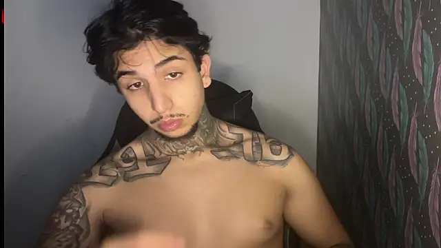 RealGdiass online show from May 6, 2026, 10:37 pm