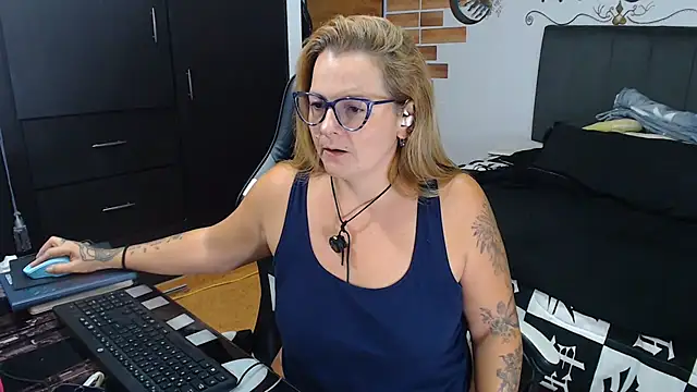 Snapshot of perlagoloza05 chatting on June 10, 2026, 4:12 am perlagoloza05 online show from June 10, 2026, 4:12 am