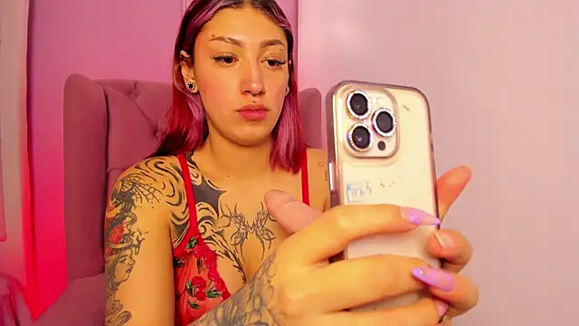 ZammyRossee online show from December 19, 2025, 4:19 am