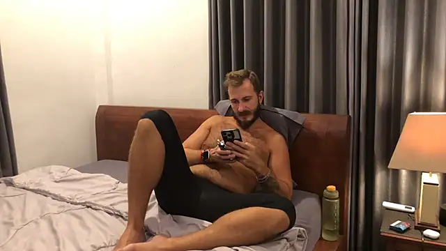 Snapshot of mrmaxiy chatting on March 5, 2026, 11:28 am mrmaxiy online show from March 5, 2026, 11:28 am