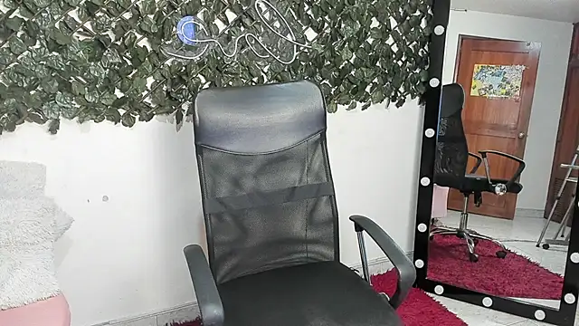 Samanta Ortiz online show from November 20, 2025, 7:57 pm