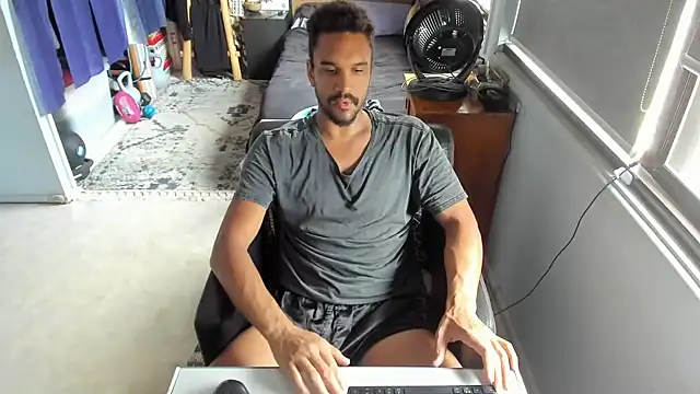 CassiusJohnson online show from October 17, 2025, 1:31 am