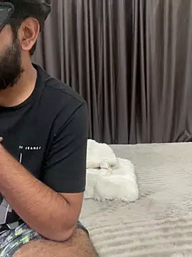 vickyandtania online show from February 4, 2026, 4:57 pm