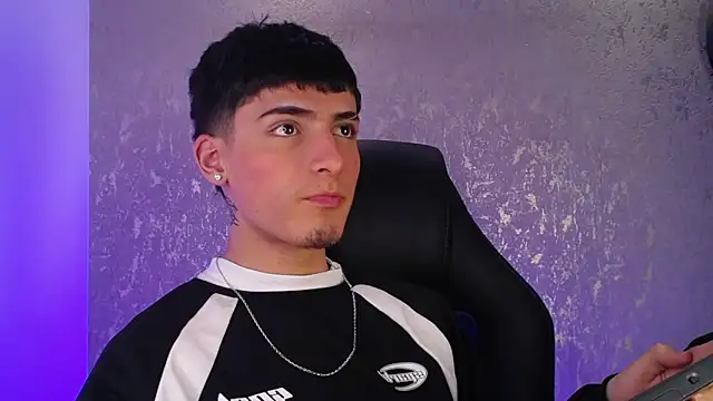 MateoMitchell online show from November 24, 2025, 5:29 am