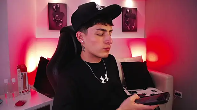 Snapshot of MateoMitchell chatting on January 16, 2026, 4:38 am MateoMitchell online show from January 16, 2026, 4:38 am