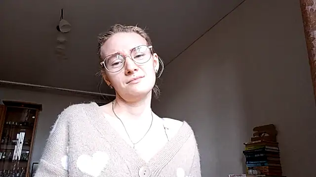 Snapshot of _SwimmyGrl_ chatting on October 12, 2025, 6:01 am  SwimmyGrl  online show from October 12, 2025, 6:01 am