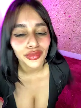 Mis Saraaxx online show from October 21, 2025, 6:30 pm