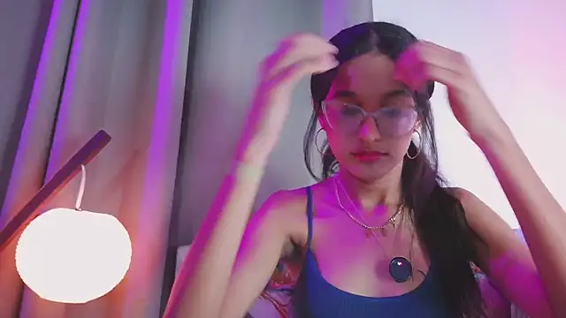 luna valen online show from October 27, 2025, 12:42 pm