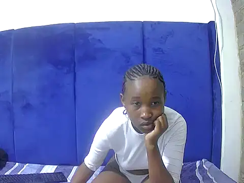 Pretty-C online show from October 3, 2025, 8:17 pm