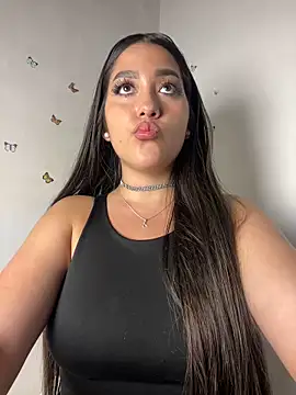 Snapshot of Nhefertary chatting on October 19, 2025, 11:38 pm Nhefertary online show from October 19, 2025, 11:38 pm