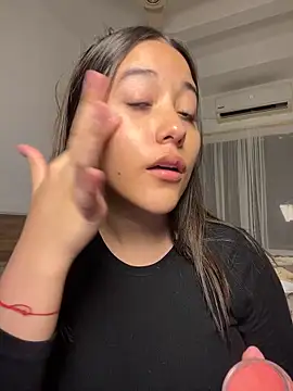 Snapshot of Nhefertary chatting on March 18, 2026, 12:47 am Nhefertary online show from March 18, 2026, 12:47 am