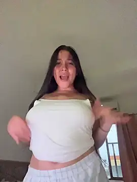 Snapshot of Nhefertary chatting on April 5, 2026, 10:56 am Nhefertary online show from April 5, 2026, 10:56 am