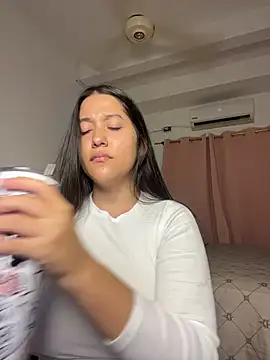 Snapshot of Nhefertary chatting on April 6, 2026, 3:37 am Nhefertary online show from April 6, 2026, 3:37 am