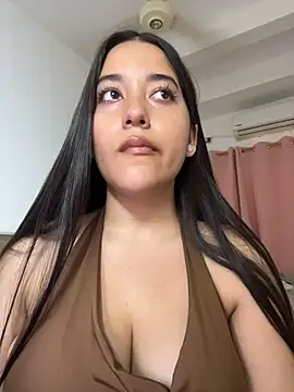 Snapshot of Nhefertary chatting on April 10, 2026, 10:47 pm Nhefertary online show from April 10, 2026, 10:47 pm