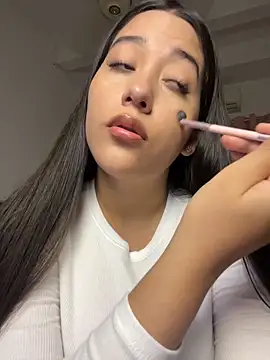 Snapshot of Nhefertary chatting on April 11, 2026, 11:53 pm Nhefertary online show from April 11, 2026, 11:53 pm