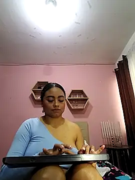 Snapshot of Alice-bolton- chatting on October 8, 2025, 3:31 pm Alice-bolton- online show from October 8, 2025, 3:31 pm