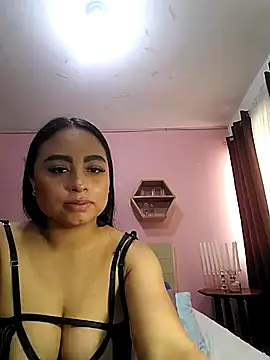 Snapshot of Alice-bolton- chatting on October 14, 2025, 4:30 pm Alice-bolton- online show from October 14, 2025, 4:30 pm