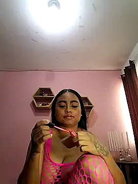 Snapshot of Alice-bolton- chatting on October 27, 2025, 6:01 pm Alice-bolton- online show from October 27, 2025, 6:01 pm