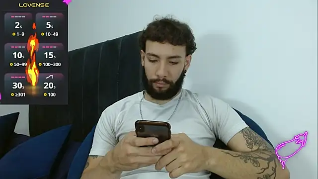 angel kyrozz online show from December 17, 2025, 7:20 pm