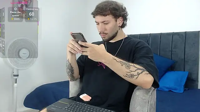 angel kyrozz online show from February 13, 2026, 6:59 pm