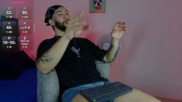 angel kyrozz online show from March 18, 2026, 7:06 pm