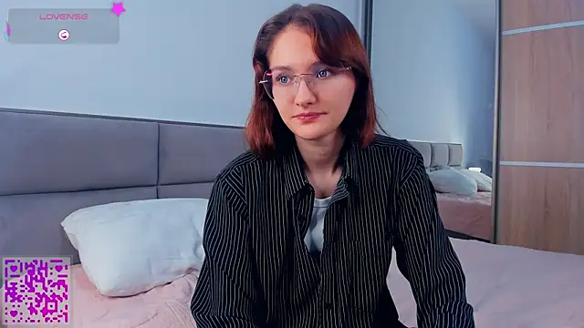 Snapshot of LorrieDegonia chatting on October 21, 2025, 4:13 am LorrieDegonia online show from October 21, 2025, 4:13 am