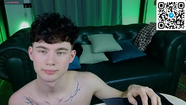 Cute Mike online show from February 25, 2026, 8:51 pm