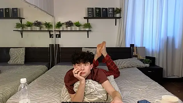 Cute Mike online show from April 19, 2026, 10:47 am