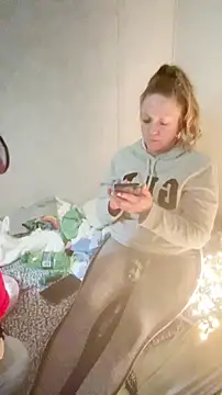 amandatheblondewife online show from December 16, 2025, 5:56 am