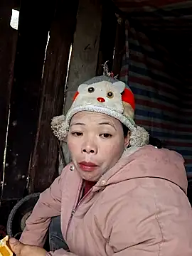 miomio-12 online show from January 7, 2026, 12:46 am