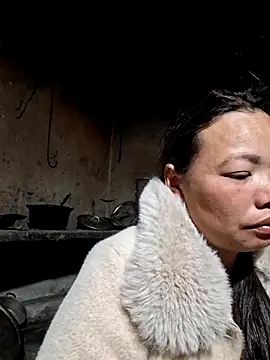 miomio-12 online show from March 26, 2026, 1:49 pm