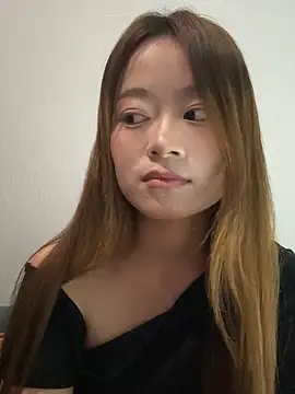 qingzi1218 online show from October 4, 2025, 11:30 am