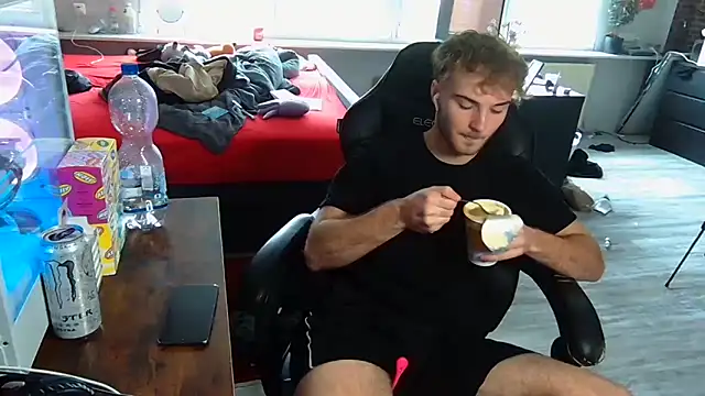 WolkenJunge2006 online show from October 7, 2025, 9:17 am