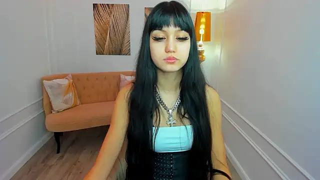 TiffanyYounge online show from February 4, 2026, 12:11 pm