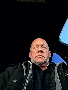 moonbeam37 online show from December 15, 2025, 2:43 pm