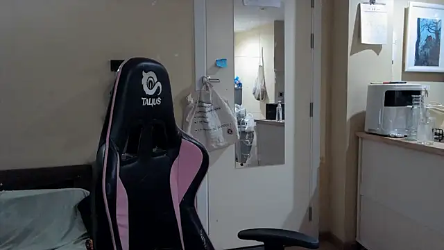 junokun22 online show from October 10, 2025, 6:07 pm