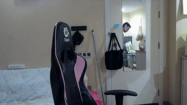 junokun22 online show from October 23, 2025, 6:50 pm