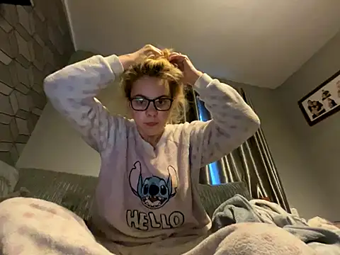 Snapshot of TabbyLovexox chatting on October 9, 2025, 6:22 am TabbyLovexox online show from October 9, 2025, 6:22 am