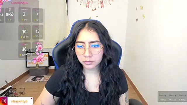 LoveLyy- online show from April 16, 2026, 8:48 am