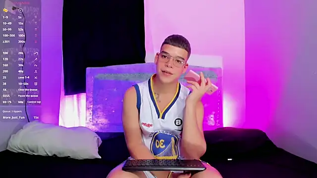 alex boyy online show from October 12, 2025, 11:09 am