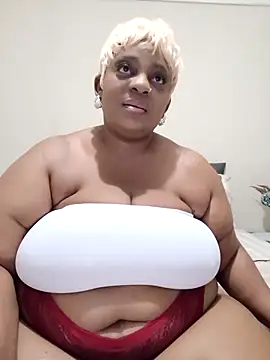 Snapshot of BustyBoobsxXx999 chatting on October 23, 2025, 5:01 pm BustyBoobsxXx999 online show from October 23, 2025, 5:01 pm