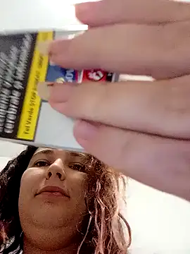 Snapshot of Beatrice1905 chatting on October 5, 2025, 12:58 pm Beatrice1905 online show from October 5, 2025, 12:58 pm