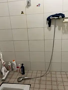 yichengm online show from October 13, 2025, 1:00 pm