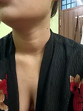 Snapshot of Beautiful_Eye chatting on December 21, 2025, 7:59 am Beautiful Eye online show from December 21, 2025, 7:59 am