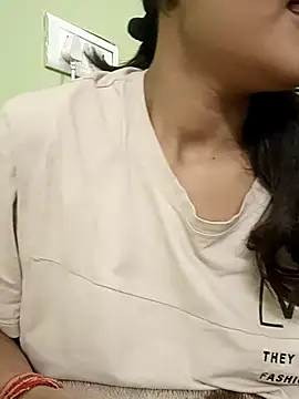 Snapshot of Beautiful_Eye chatting on January 5, 2026, 6:44 pm Beautiful Eye online show from January 5, 2026, 6:44 pm