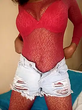 Snapshot of NiaAmour chatting on November 17, 2025, 8:53 am NiaAmour online show from November 17, 2025, 8:53 am